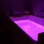 Luxury - Private Jacuzzi And Design 아파트