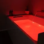 Luxury - Private Jacuzzi And Design 아파트
