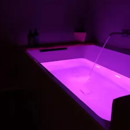 Luxury - Private Jacuzzi And Design Apartman