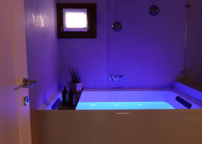 Luxury - Private Jacuzzi And Design