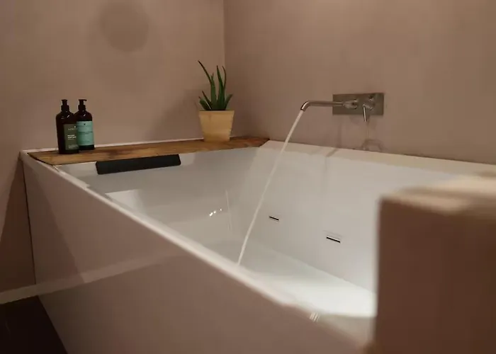 Apartment Luxury - Private Jacuzzi And Design