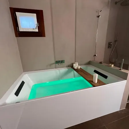 Luxury - Private Jacuzzi And Design Apartamento Venecia