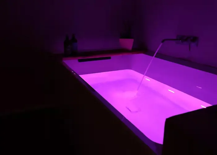 Luxury - Private Jacuzzi And Design Apartament
